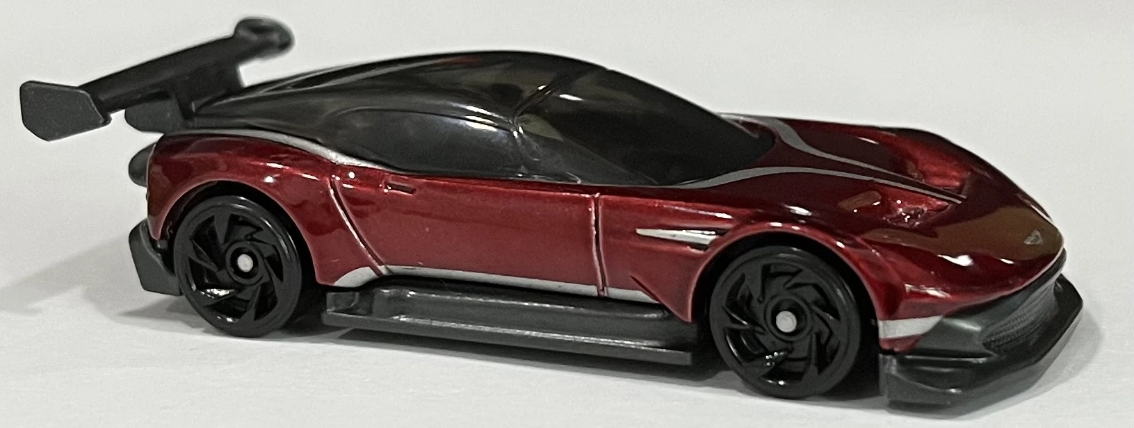 Aston Martin Vulcan (2nd Color)