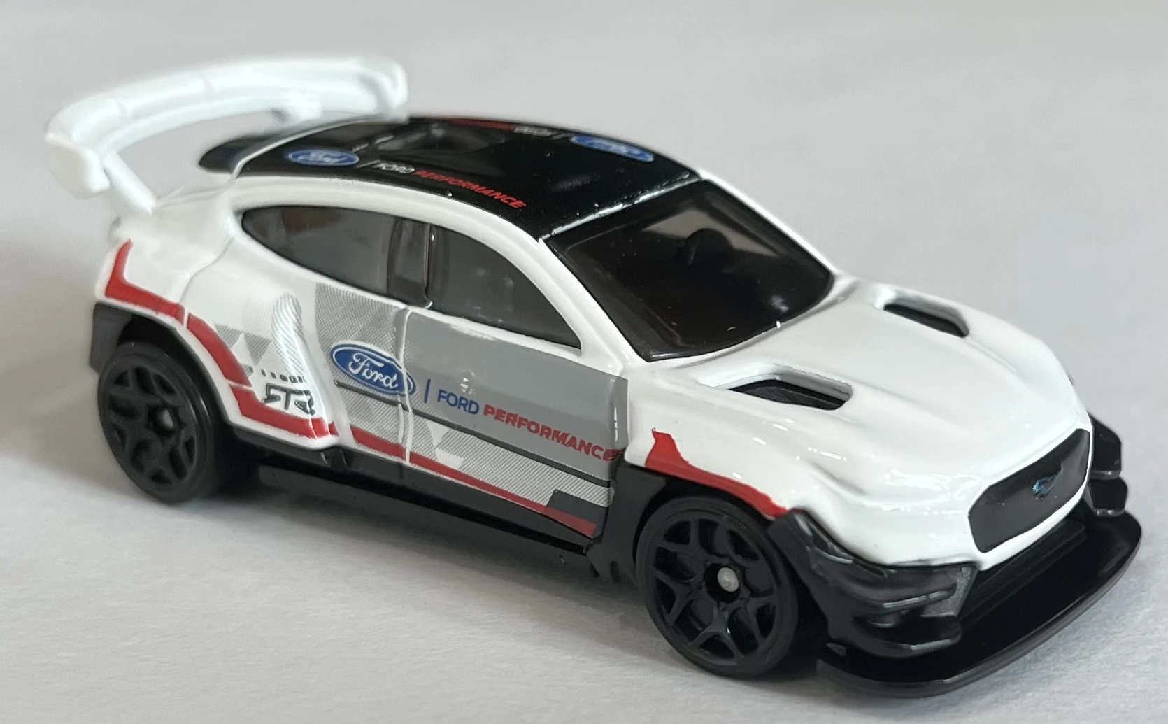 Ford Mustang Mach-E 1400