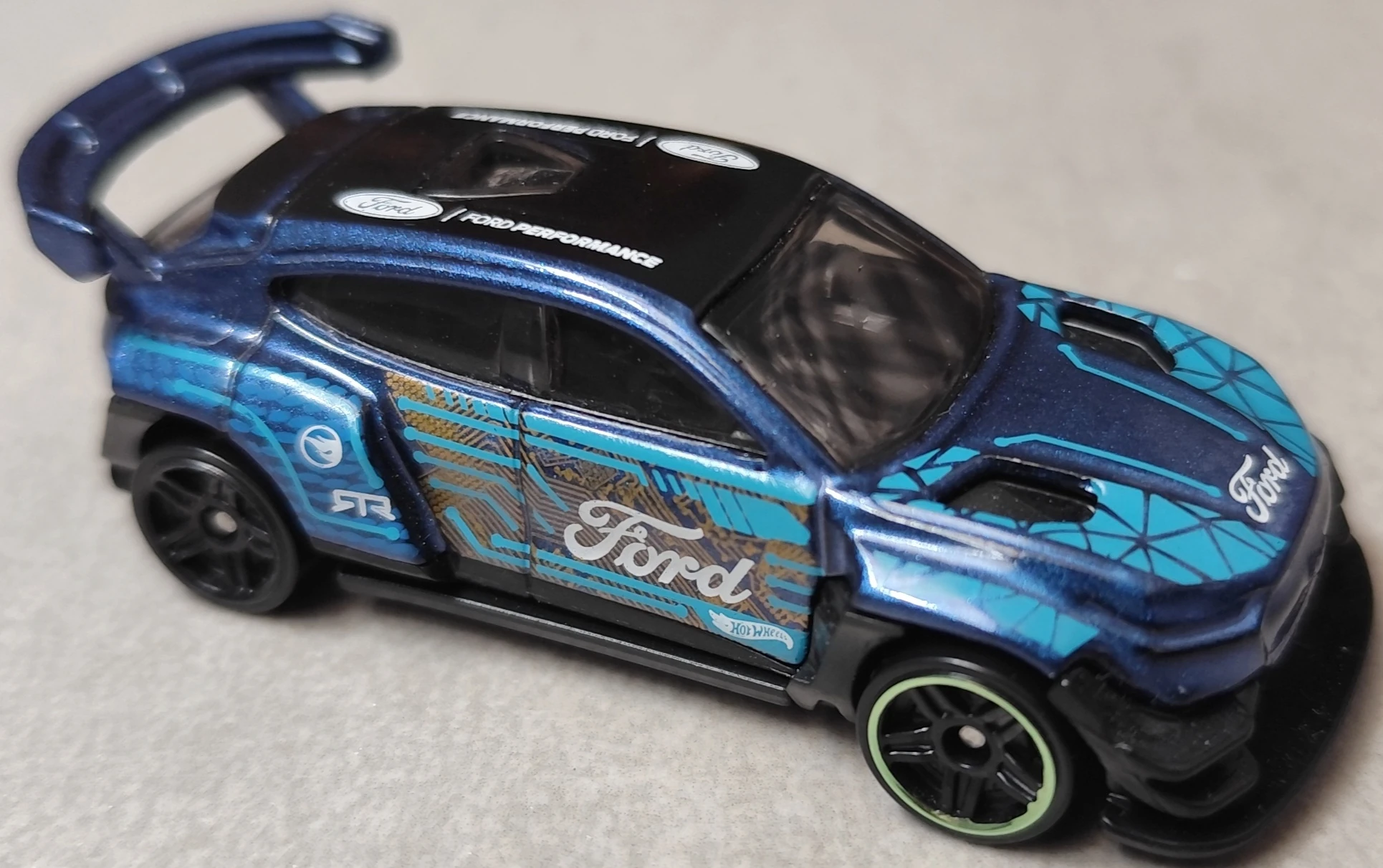 Ford Mustang Mach-E 1400